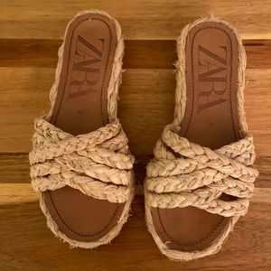 ZARA RAFFIA WEDGE SANDALS SIZE 35 EU